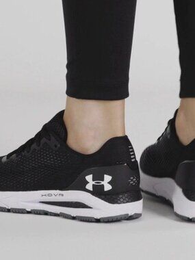 UA Under Armour HOVR Sonic Running Shoes Sneakers Women blacks 7/5.5 Black